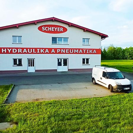 Apartman Scheyer Frýdek-Místek Esterno foto